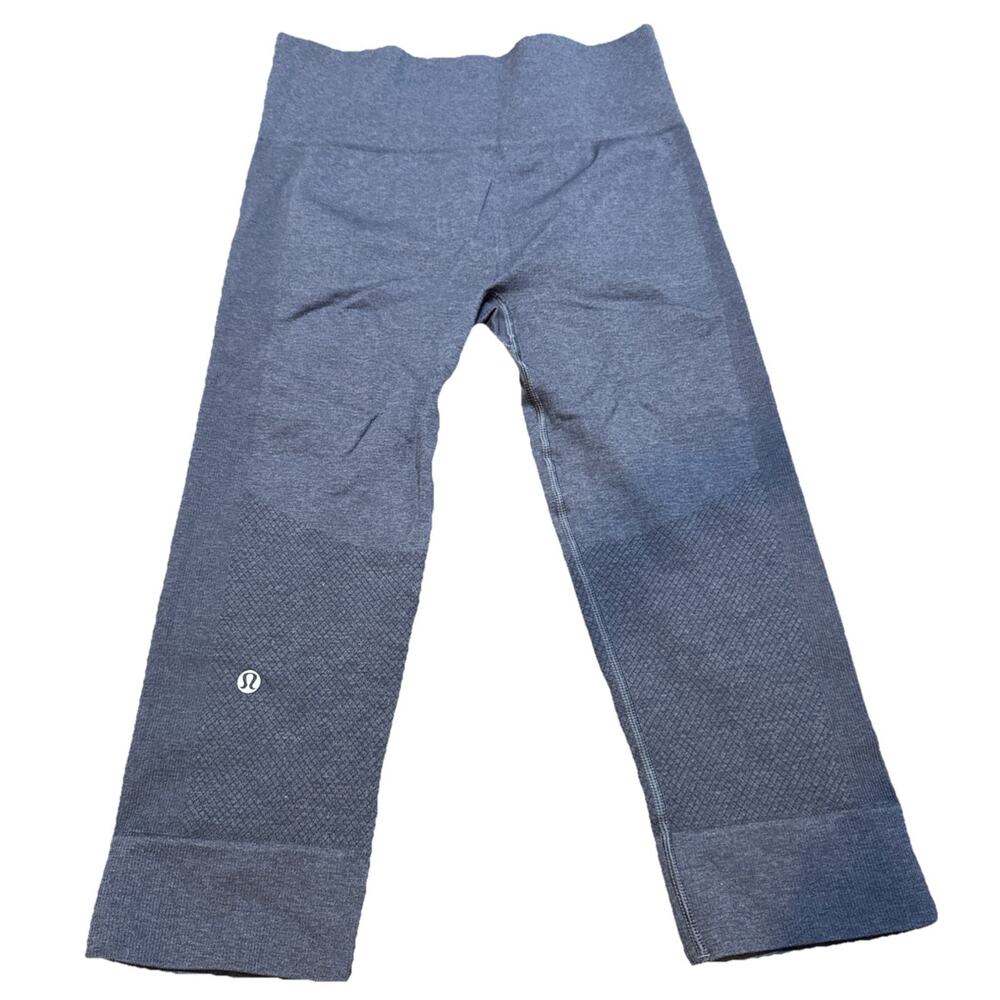 Lululemon Seamlessly Street Crop size 4 Cadet Blue Leggings 17”